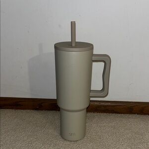 Never Been Used - Simple Modern Beige 40oz Tumbler with Handle